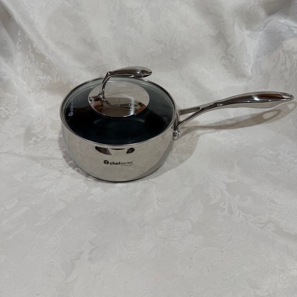 NEW! Tupperware Chef Series Non-Stick Stainless Steel Saucepan w/ Cover 2.5 qt - Picture 2 of 7